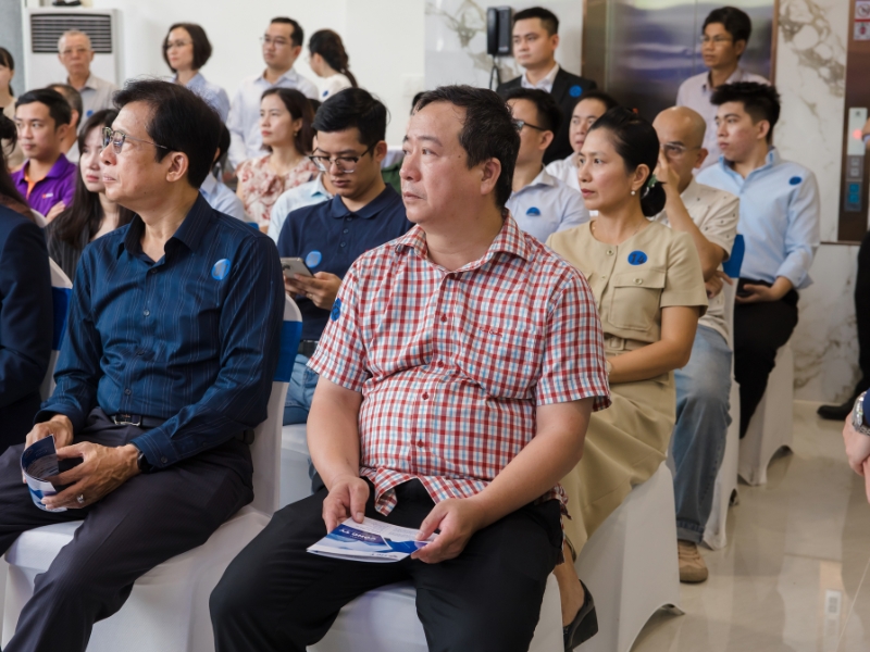 Khách hàng tham gia buổi khai trương - 3 Khách hàng tham gia buổi khai trương - 3