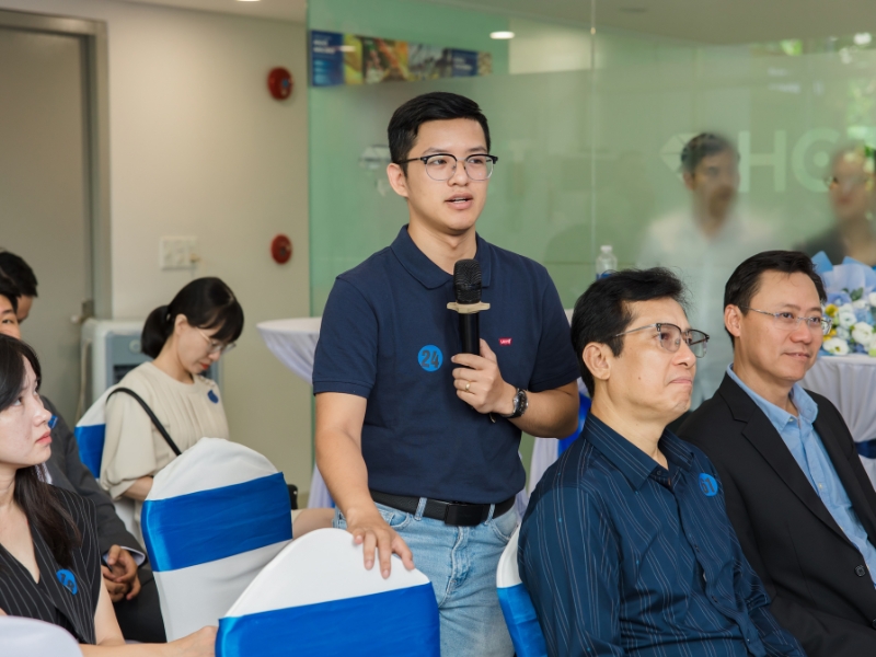 Khách hàng tham gia buổi khai trương - 4 Khách hàng tham gia buổi khai trương - 4